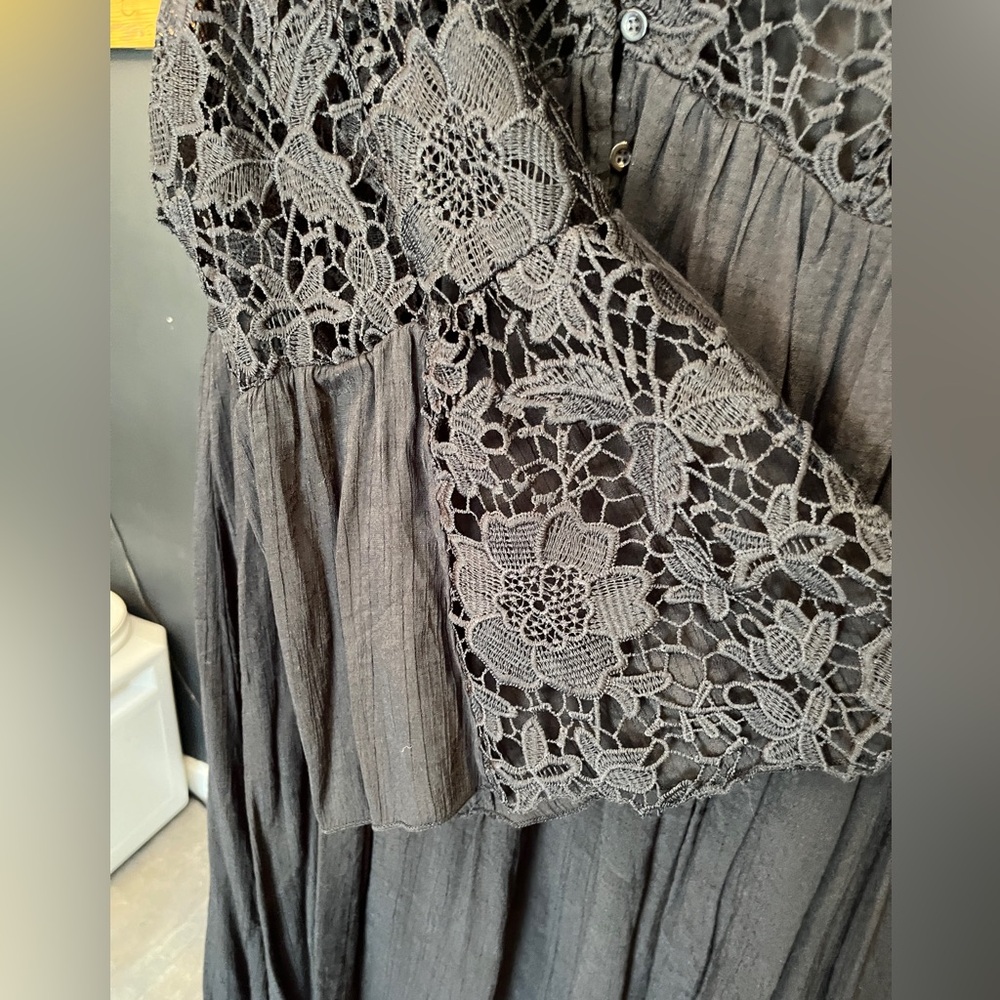 Black Lace Women's Dress Bell Sleeves - Picture 2 of 3